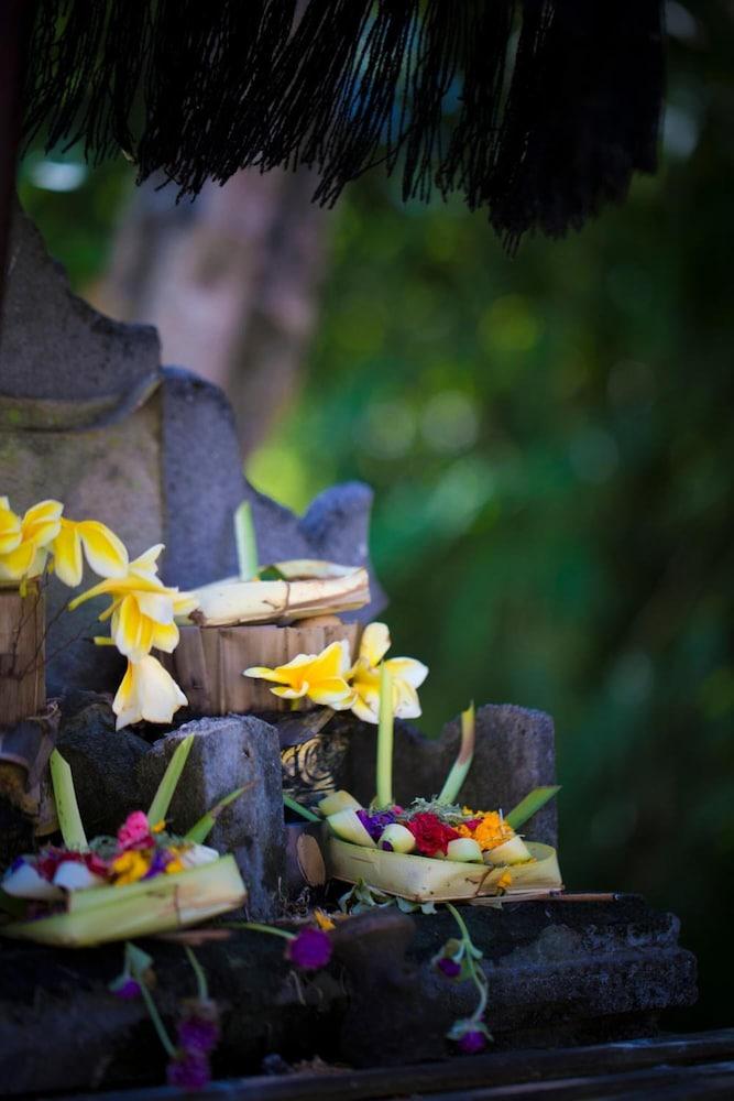 Bali Chaya Hotel Legian Екстер'єр фото