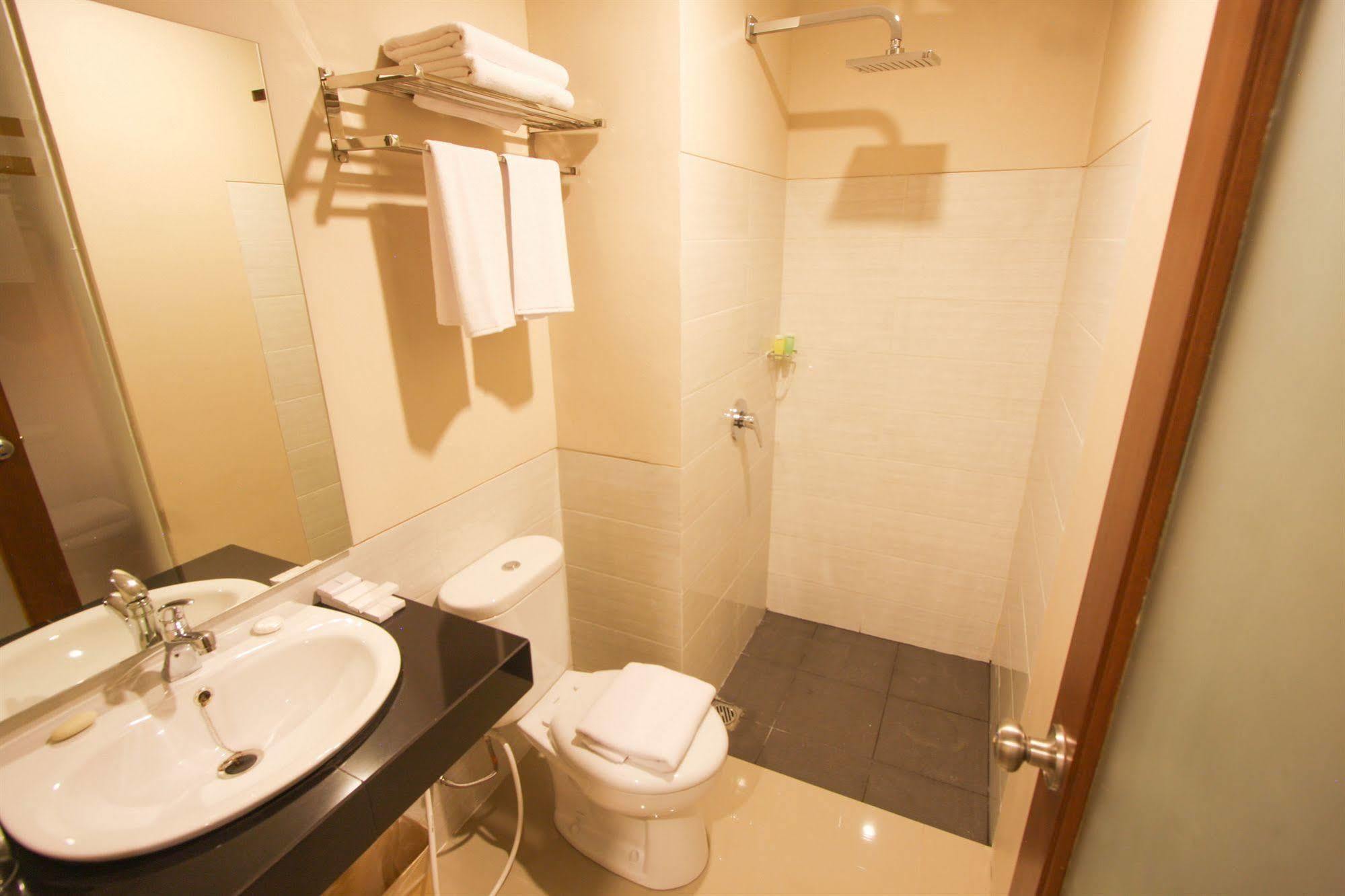Bali Chaya Hotel Legian Екстер'єр фото